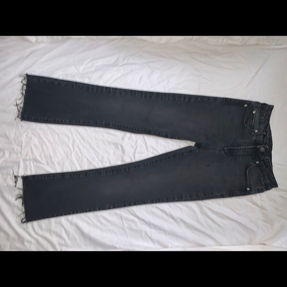 High waisted frayed ankle crop faded black jeans